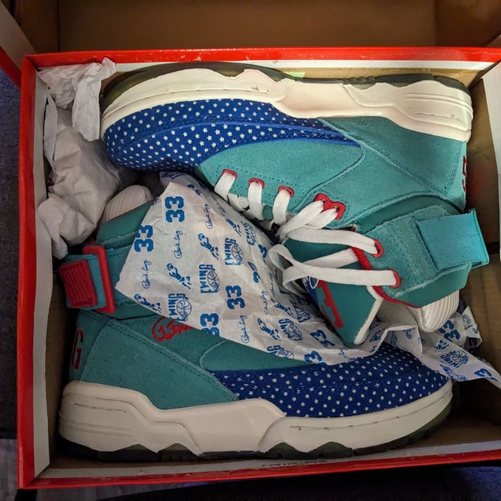 Patrick Ewing sneakers size Five Y(Women’s 7 1/2)